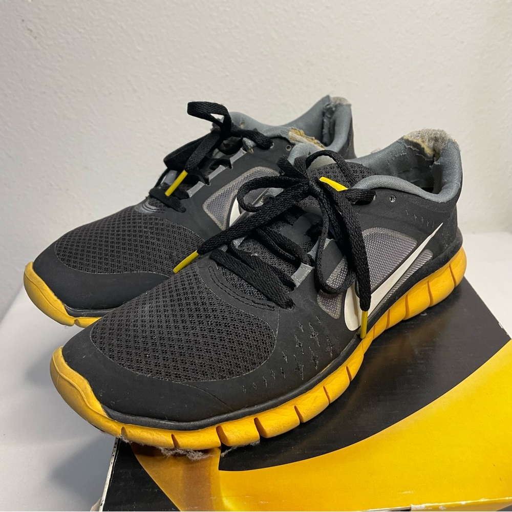 NIKE FREE RUN 3 LIVE STRONG GS SIZE 6Y